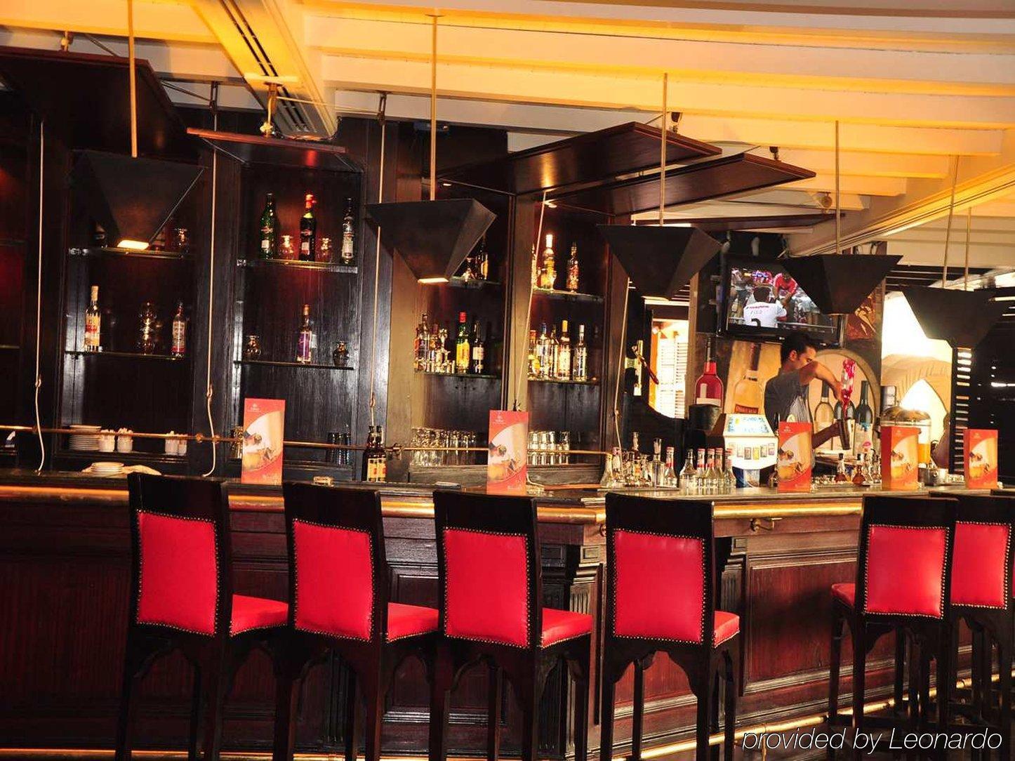 Hotel Jaz Sharm Dreams Restaurace fotografie The bar at the Mandarin Oriental, Paris